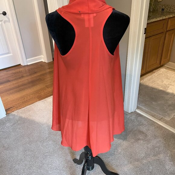 M M Couture Sleeveless Blouse - Picture 3 of 5